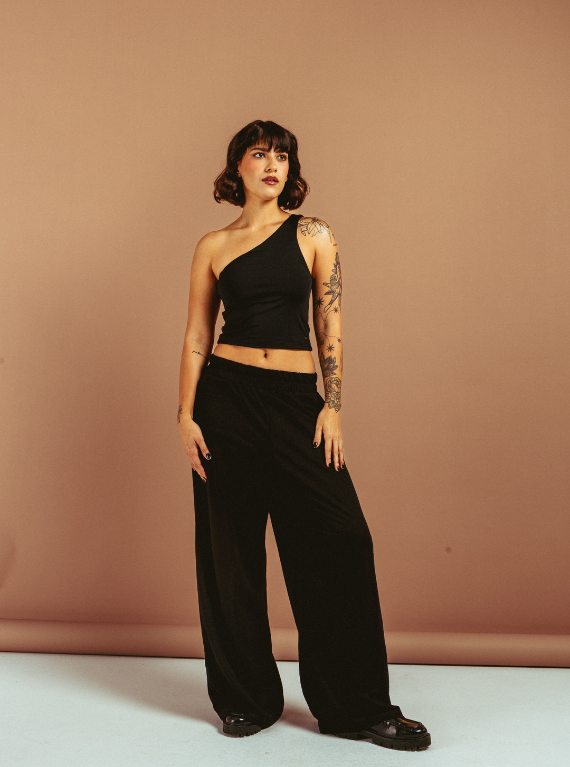 BLUSA ASIMÉTRICA NEGRA