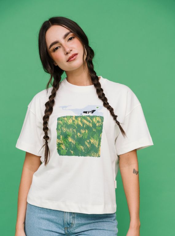 CAMISETA VACA PASTANDO