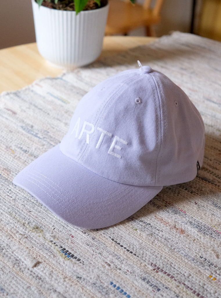GORRA ARTE LILA