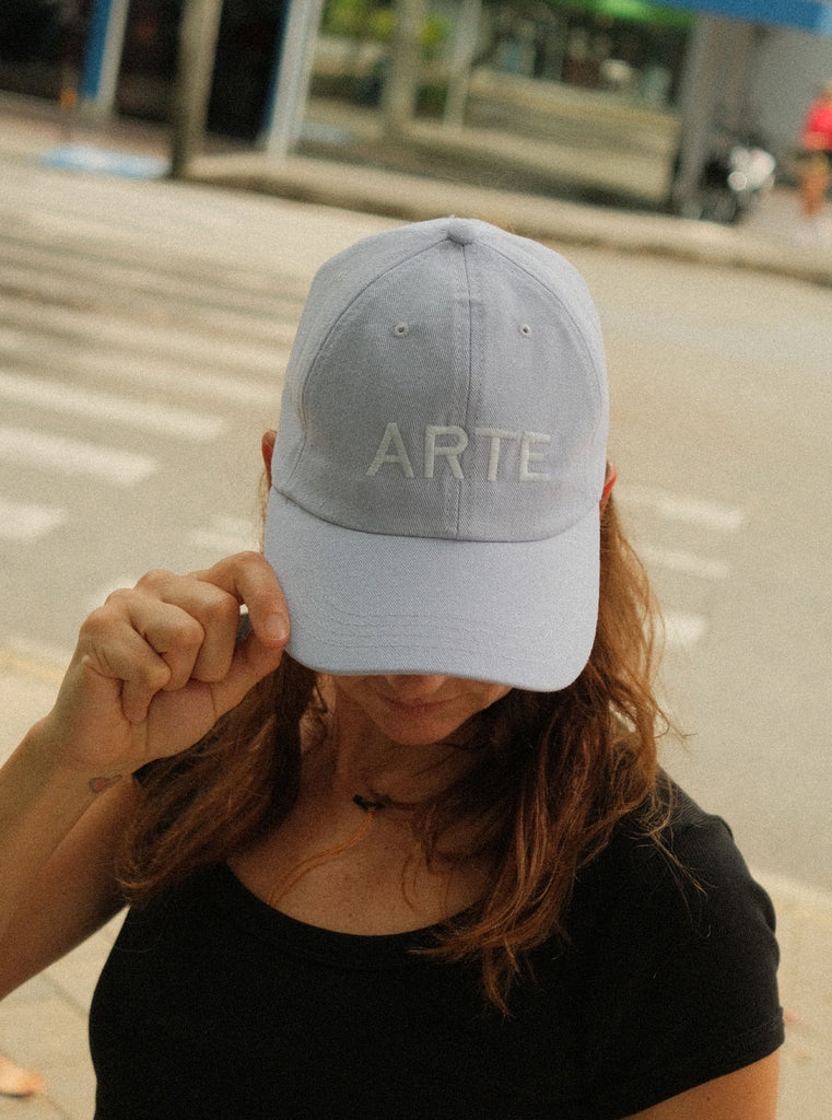 GORRA ARTE LILA
