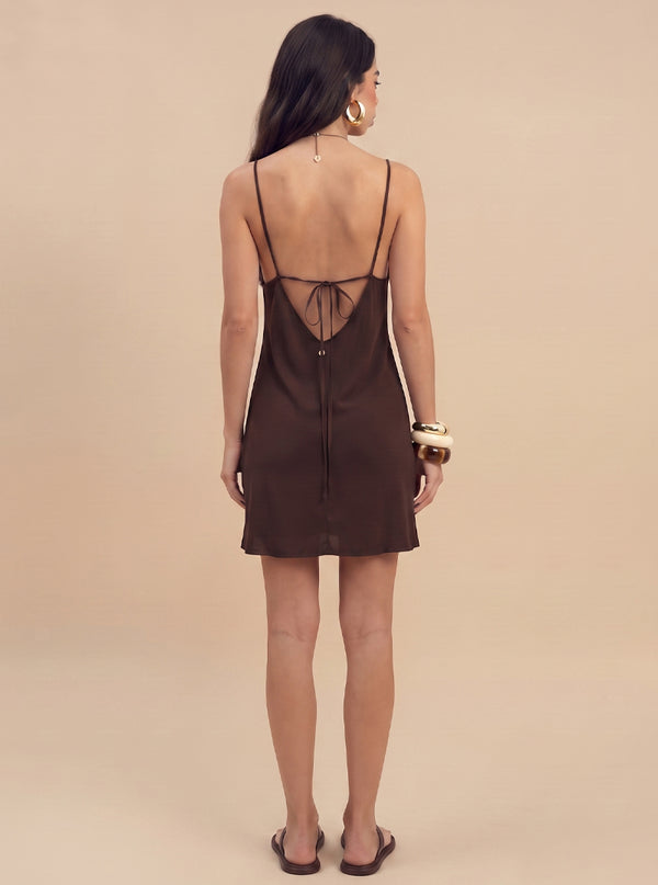 VESTIDO VIENTO CORTO CAFÉ