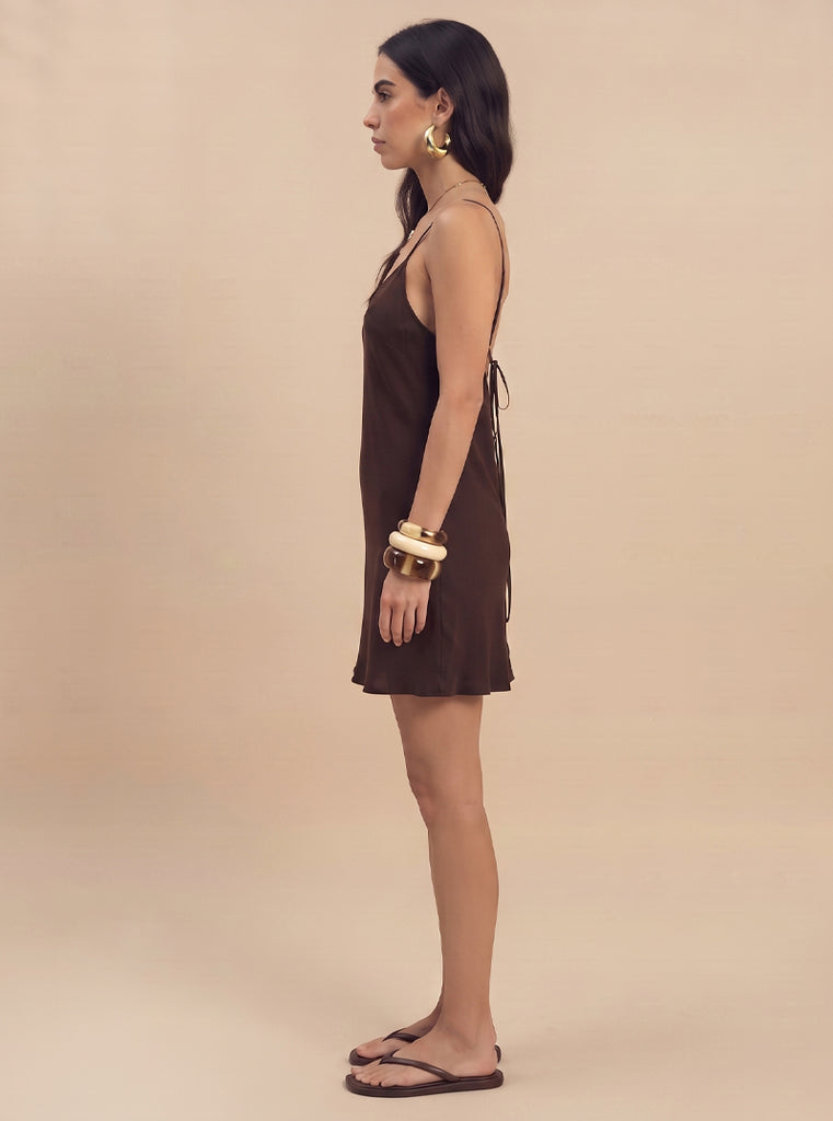 VESTIDO VIENTO CORTO CAFÉ