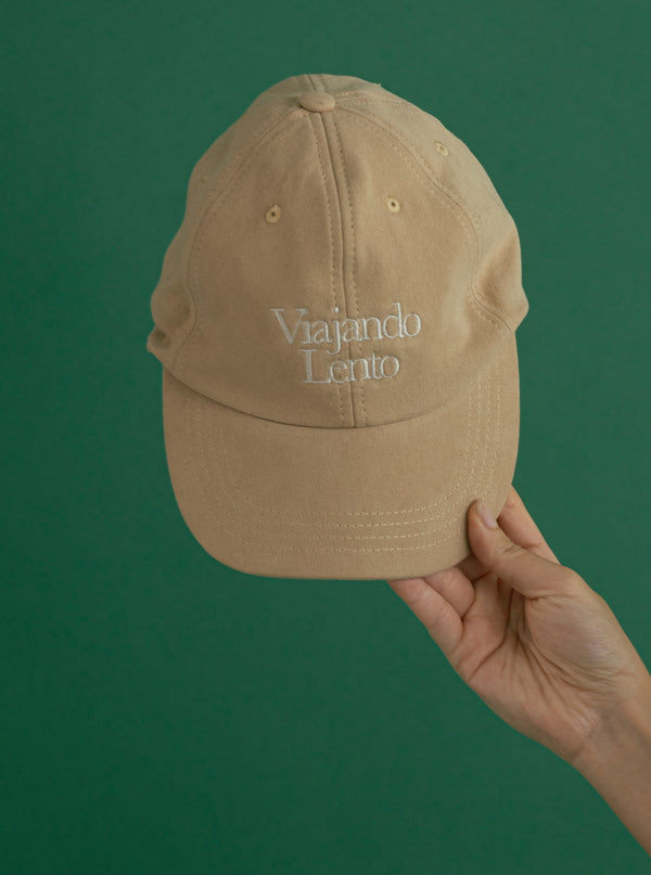 GORRA VIAJANDO LENTO